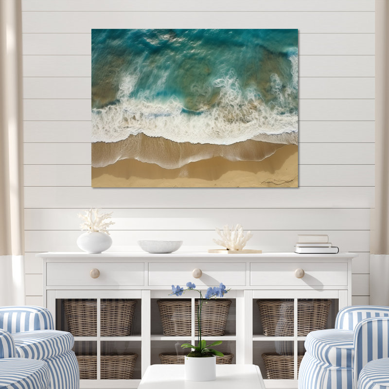 Vue aérienne des vagues tranquilles 3 - plage, art mural, H 34 po x l 44 po x P 1,5 po, Cadre doré à coins fermés