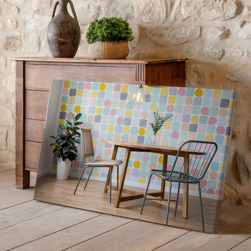 Toile une salle à manger confortable avec une table ronde posée sur un art mural, un plancher en bois chaleureux entouré de deux chaises élégantes