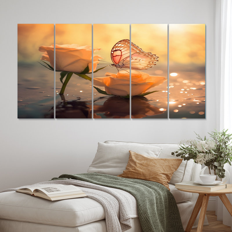 Papillon sur rose rose pendant le lever du soleil I - décoration murale animaux papillon - 5 panneaux égaux