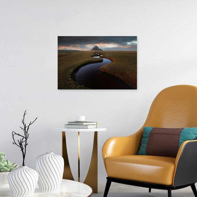 Impression d'art mural représentant un paysage architectural abstrait spectaculaire du mont Saint-Michel, 16" H x 24" W