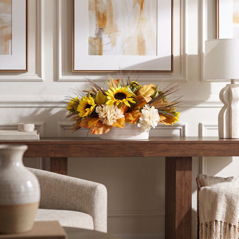 Arrangement floral Linneus avec tournesols et hortensias
