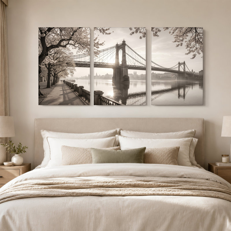 «Cherry Blossom Trees and Suspension Bridge at Dawn», ensemble de 3 toiles murales, 36"H x 24"W x 3pcs