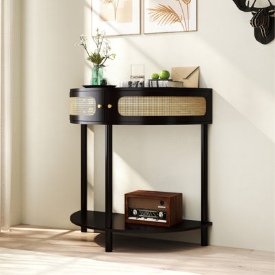 Table de bout unique en demi-lune avec porte coulissante en rotin, console élégante en demi-cercle avec 2 armoires de rangement en rotin et tablette inférieure pour le salon, la chambre à coucher, le bureau, le couloir