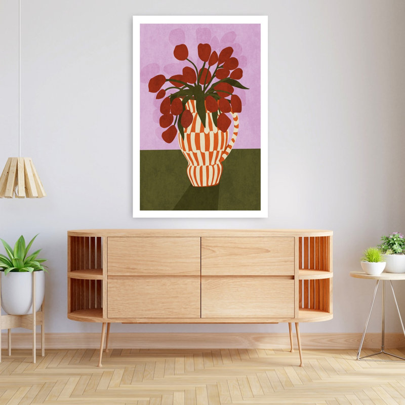"Tulipes" audacieuses dans un vase, H 48 po x l 32 po