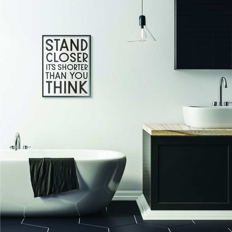«Stand Closer Funny Bathroom Wood Texture Word Design», reproduction d'art textuel sur toile, H 30 po x l 24 po x P 1,5 po