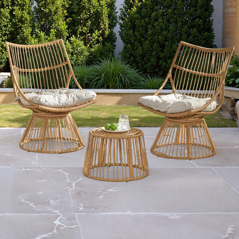 Chaise et table d'appoint