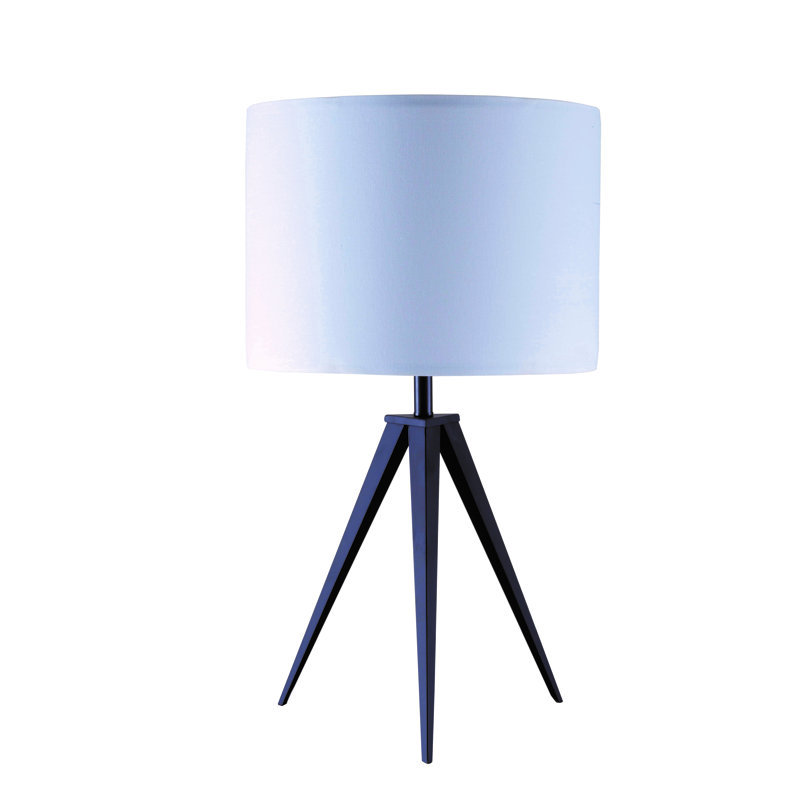Teena Metal Tripod Lamp