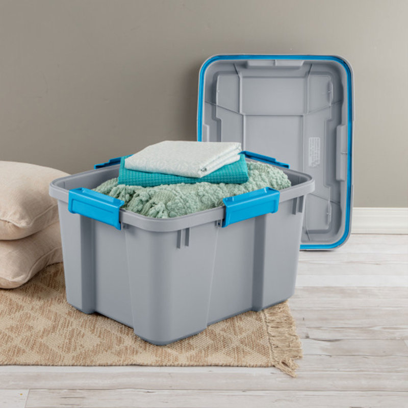 Boîte de rangement en plastique 20 gallons Sterilite, gris / bleu