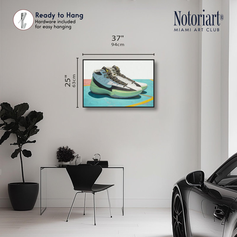 «Sneaker» par Notoriart, Structure noire, H 36 po x l 24 po