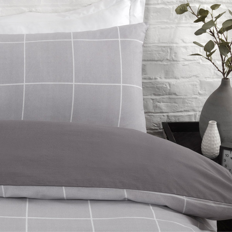 Bianco Polyester Chequered Duvet Cover Set with Pillowcases Included, Super King - 2 Standard Pillowcases