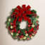 Couronne de Noël 26 po rouge et or avec ornements et pommes de pin