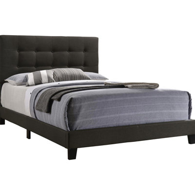 Chambre à coucher grand lit gris anthracite, lit élégant et invitant avec rembourrage en mousse confortable