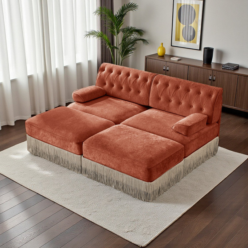 Causeuse modulaire en velours l 76,6 po Geneveve avec 2 repose-pieds, conception capitonnée, jupe à franges, Red
