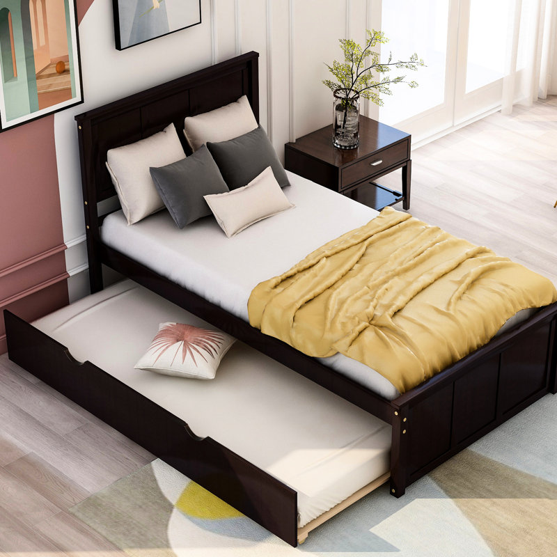 Lit plateforme simple dans un espace sombre avec lit gigogne pratique et transportable, Espresso