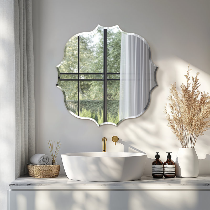Miroir biseauté en verre argenté Minimalist, H 31,5 po x l 31,5 po