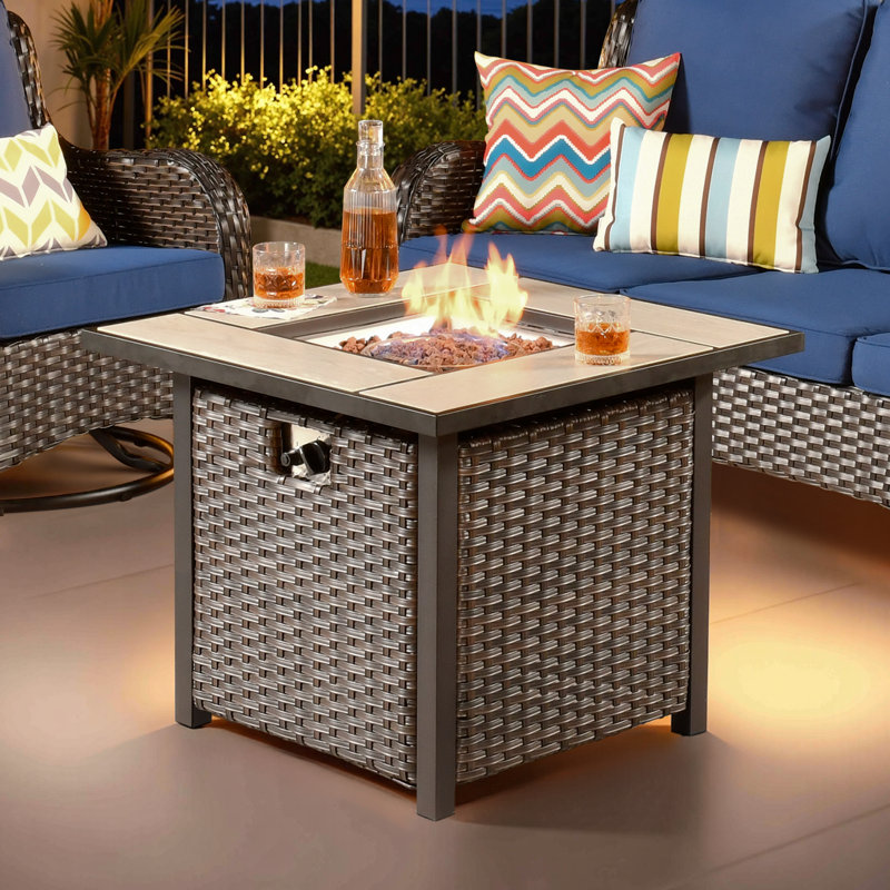Table de foyer d'extérieur au propane carré en rotin 30 po x 30 po avec couvercle et pierres de lave 50 000 BTU 