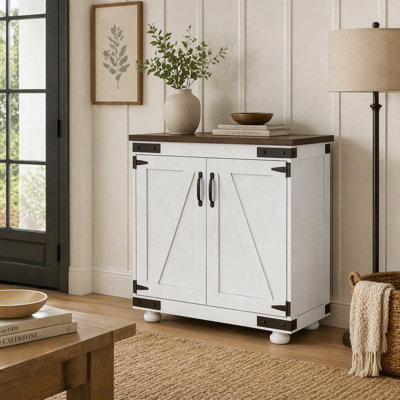 Armoire de rangement de style campagne moderne avec tablettes réglables et porte de grange, parfaite pour la cuisine et le vestibule