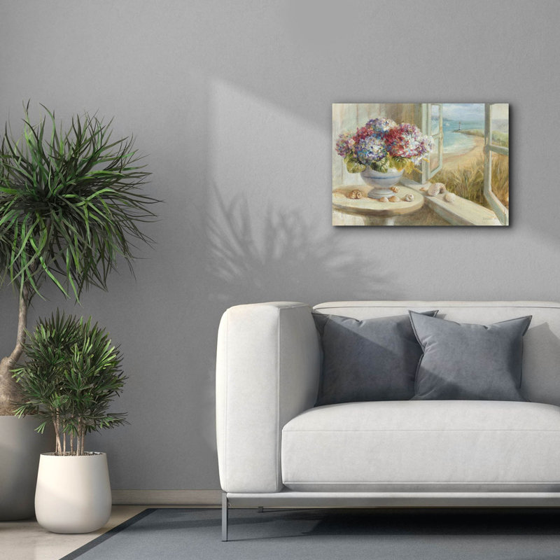 «Coastal Hydrangea» par Danhui Nai, art mural sur toile, H 18 po x l 26 po