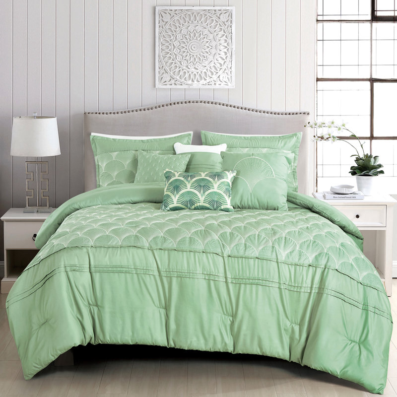 Comforter, Queen Comforter + 6 Additional Pieces
