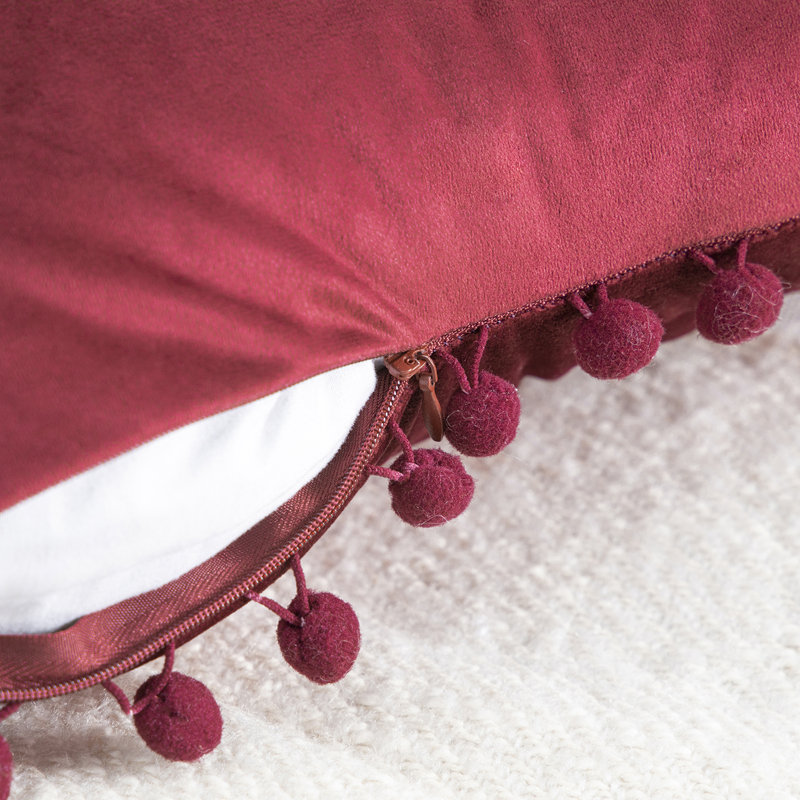 Housse et insert d'oreiller en mélange de polyester / polyester MC Collection MC Bundle1, Carré 18 po, Rouge / blanc cassé