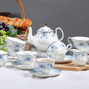 Fine Bone China Dinnerware Set,16 Pcs Classic Relief Pattern Gilt Edged  High Grade Porcelain Tableware Sets For 4 People