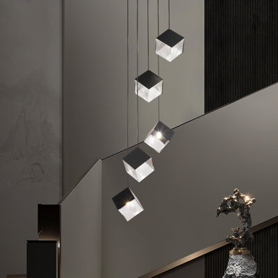 Luminaire suspendu en forme de pyramide à 5 lumières Kaim