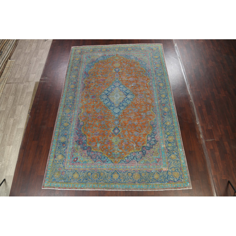 Tapis unique noué à la main des années 1950 de 8 pi 6 po x 12 pi 7 po en bleu / brun / orange