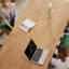 Bureau d'écriture en bois massif avec bibliothèque-469749364