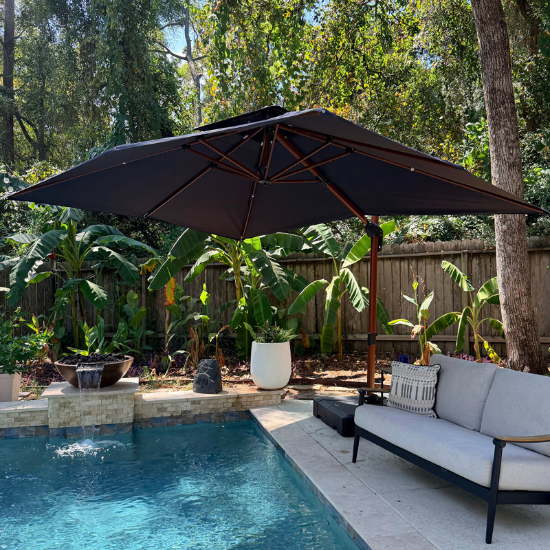 Parasol en porte-à-faux rectangulaire avec base en bois 106,20 po x 143,70 po Mace, beige, Bleu marine