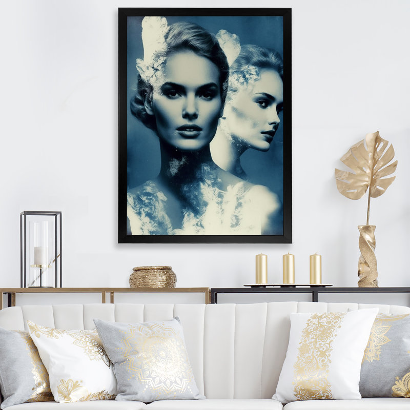 Chayil modèles double exposition en bleu rétro II sur toile, Cadre photo noir, H 20 po x l 12 po x P 1 po