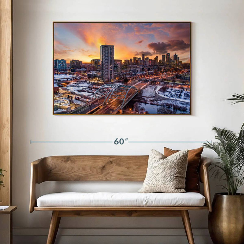 Coucher de soleil d'hiver à Denver, 46 po x 31 po, Cadre flottant doré