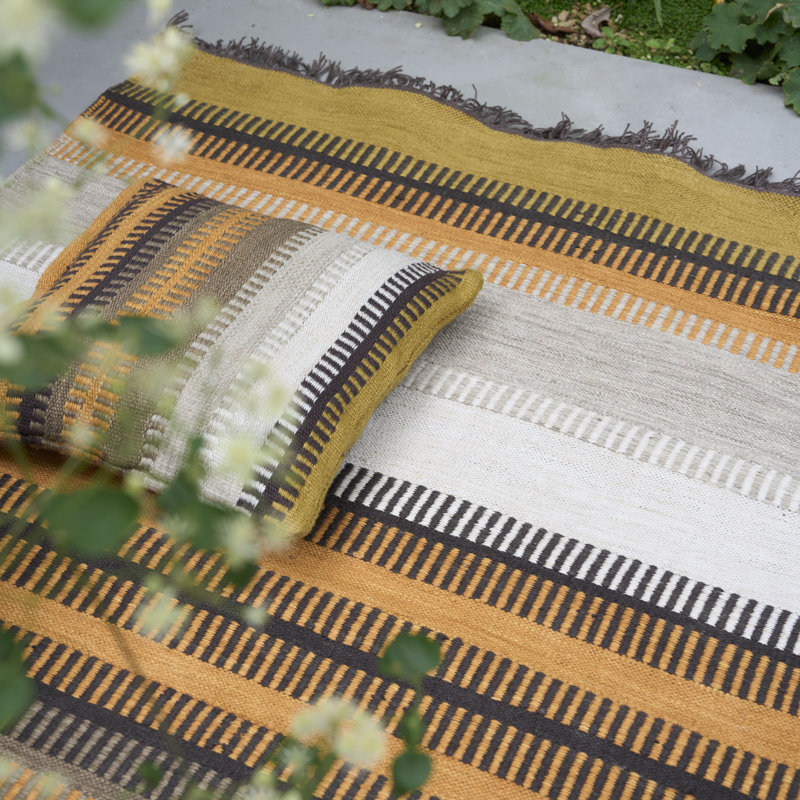 Muturi Natural Outdoor Rug, Rectangle 5'3" x 8'6"