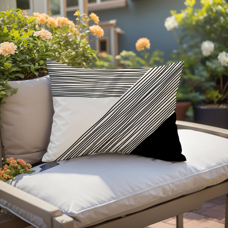 Coussin Cassie, H 18 po x l 25 po, Crème / Noir