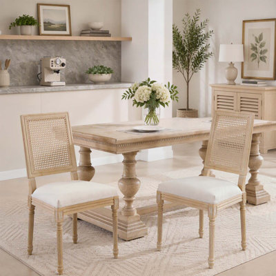 Ensemble de 2 chaises de salle à manger de style campagne française, dossier en rotin capitonné, finitions filigrané et sculptées, montage facile, beige