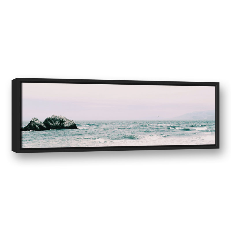 Pacific Coast, reproduction d'art sur toile encadrée, H 13,75 po x l 37,75 po