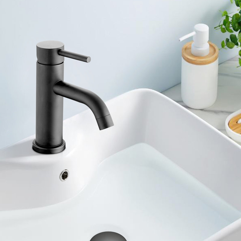 Robinet de lavabo simple avec drain