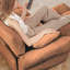 Ensemble de canapé 2 places avec 2 repose-pieds et coussins décoratifs - Tissu en chenille moelleux et confortable pour le salon, un appartement ou un dortoir-299968318