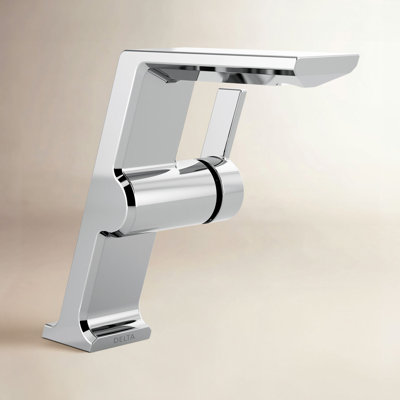 Pivotal® Single-Hole Faucet with Drain Assembly