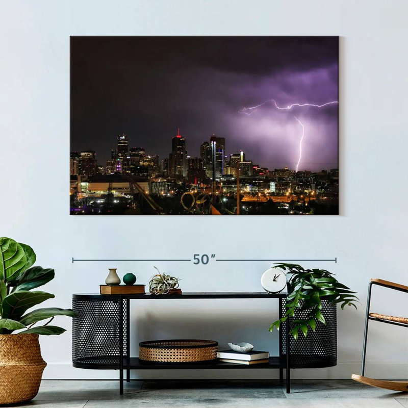 Kavia Lightning Over Denver, H 34 po x l 51 po
