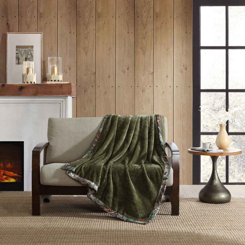 Realtree APX Throw