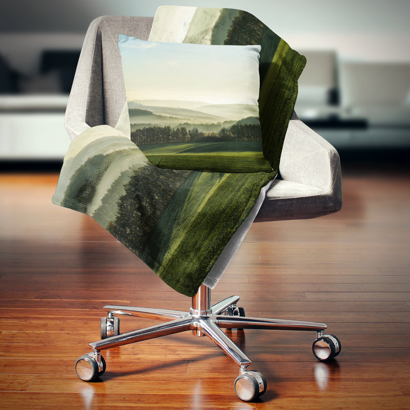 Coussin imprimé «Hills in the brouillard», 16 po x 16 po, Coussin décoratif
