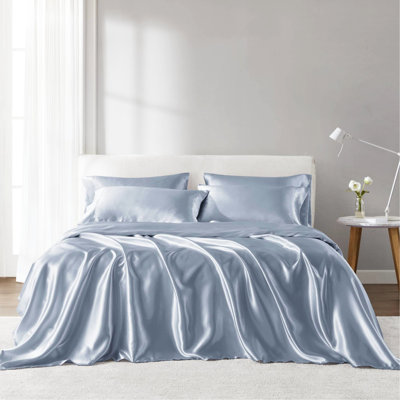 Luxury 6 Pcs King Blue Satin Sheet - Wrinkle , Prevents Pilling, , Includes 1 Flat, Fitted And 4 Pillowcases 100% Smooth Texture, Tames Frizz, Fits 16" Mattresses, With