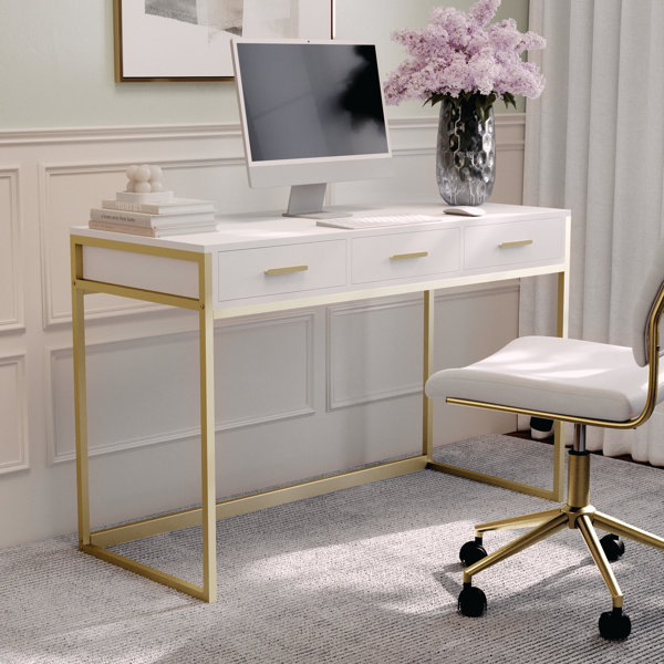 Escritorio de oficina en casa Martha Stewart Ollie de 3 cajones con estructura metálica y herrajes