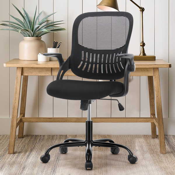 Silla de oficina ergonómica de malla Azaryia para uso comercial con reposabrazos abatibles