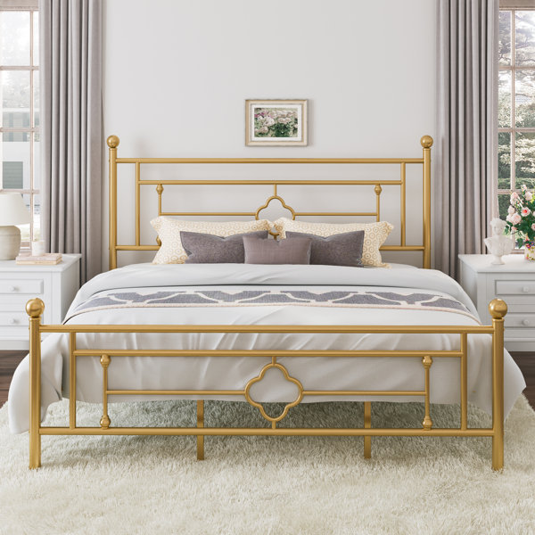 Base de cama de plataforma metálica Ajayceon con cabecero y piecero de estilo vintage