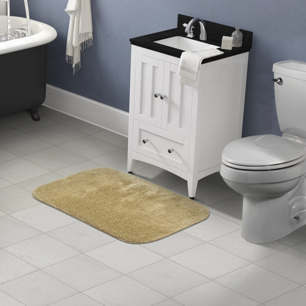 Alfombra de baño Mccluney de nailon suave, lavable a máquina y antideslizante