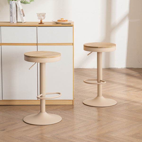 Taburete de bar Jaina 15.2" de madera maciza, giratorio y ajustable en altura