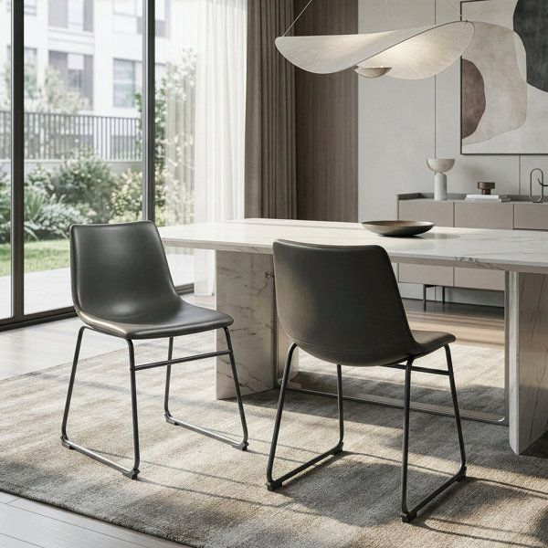 Silla lateral Tyrone de 19 pulgadas de alto, tapizada en cuero sintético