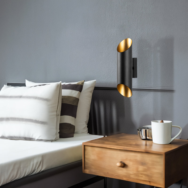 Kashara Armed Sconce, Gold/Matte Black