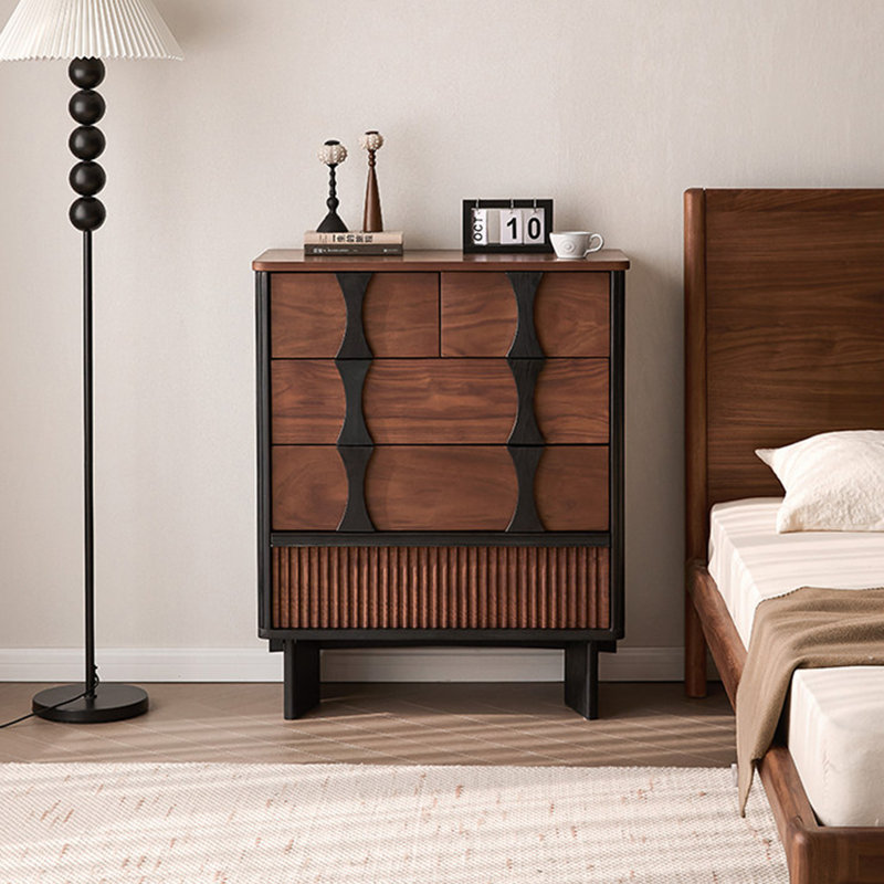 Commode d'appoint de style médiéval moderne